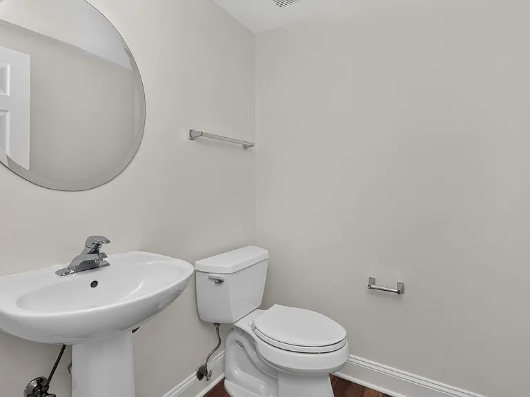 207 Tanglewood Dr — Photo 10