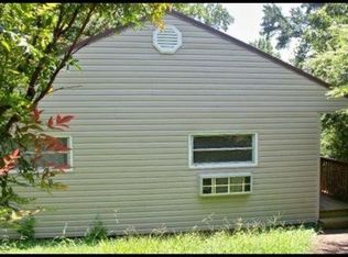 667 W Outer Dr, Oak Ridge, TN 37830