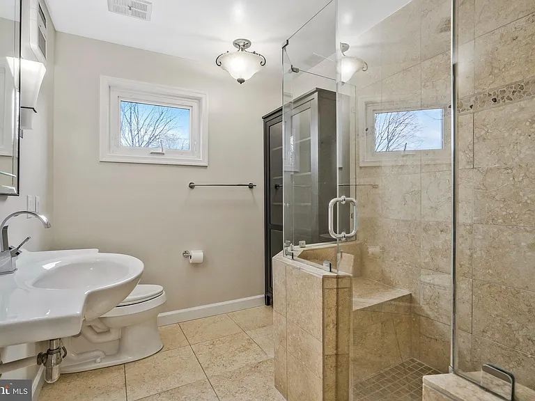 6366 Brampton Ct — Photo 24