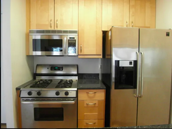 200 Rector Place image 5 of 9