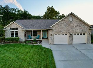 2416 Calico Ln, Maryville, IL 62062