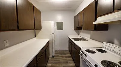 318 E Main St — Photo 2
