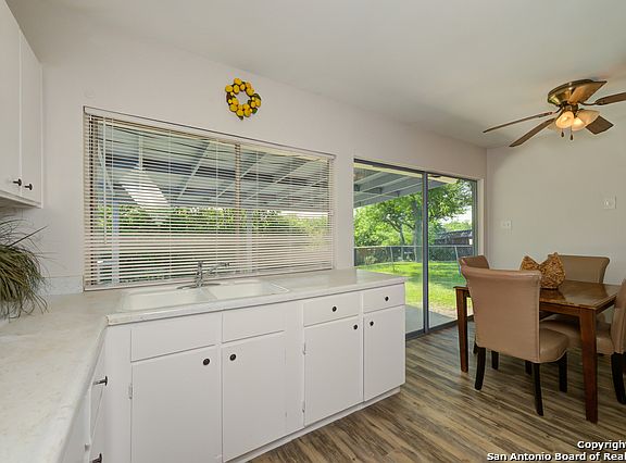 3rd image of 1931 Serene Valley St