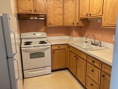 2nd image of 513 27th Ave #8