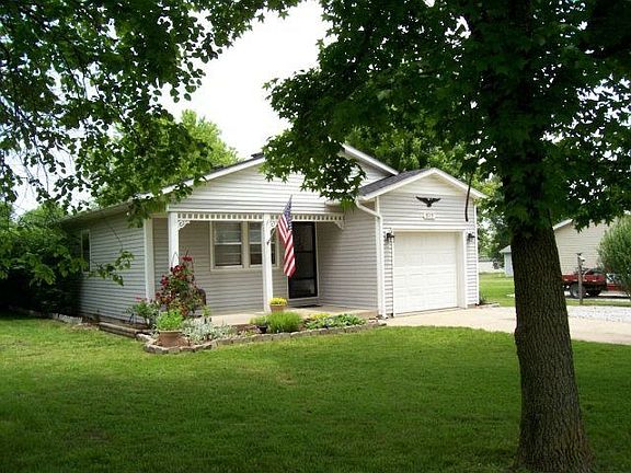 2nd image of 313 Glenwood Dr