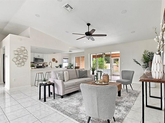 3rd image of 9719 LOMALINDA COURT