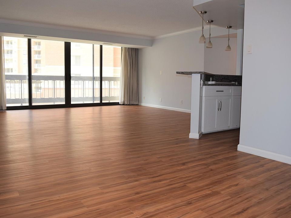 1st image of 3800 Fairfax Dr APT 105
