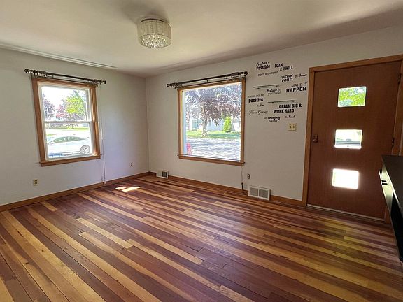 3rd image of 306 S Locust Ave