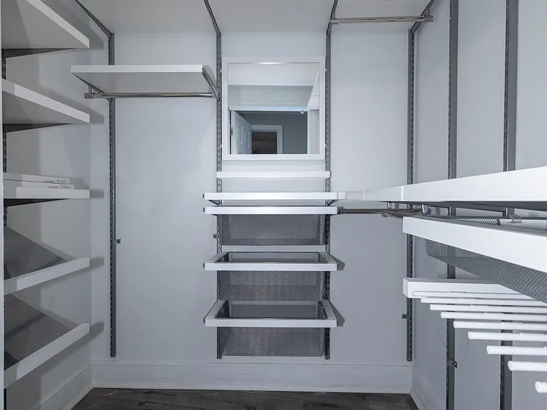 Amazing Customizable Closet System - Container Store