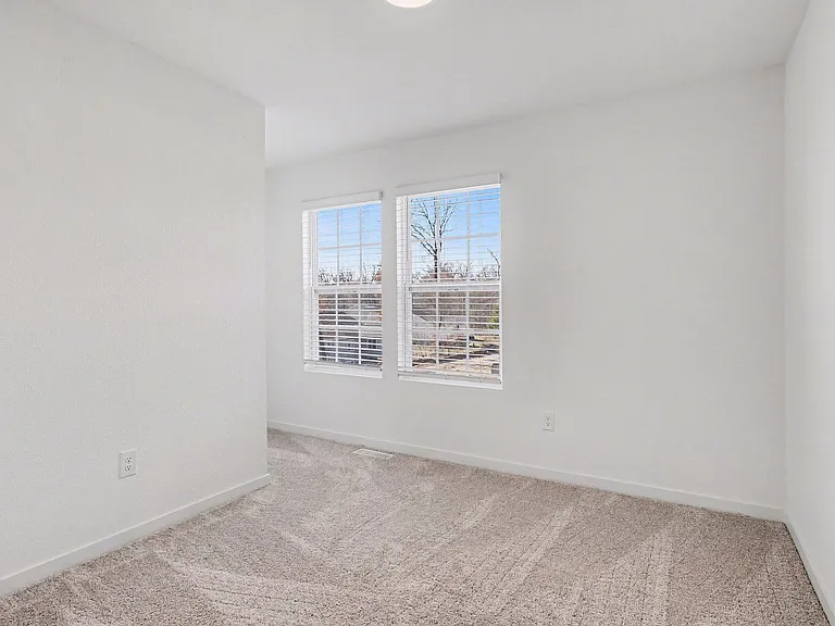 1639 Reagan Dr — Photo 24