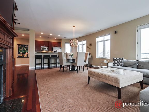 Kitchen / Living Room