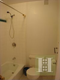 5th image of 214 E 9th St APT 3D