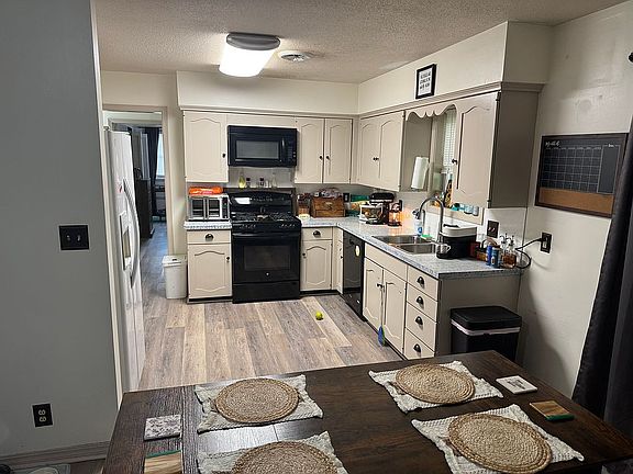 5th image of 1408 Benton St