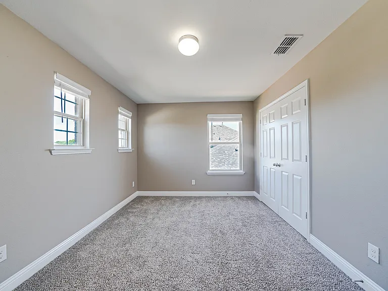 410 Club House Dr — Photo 21
