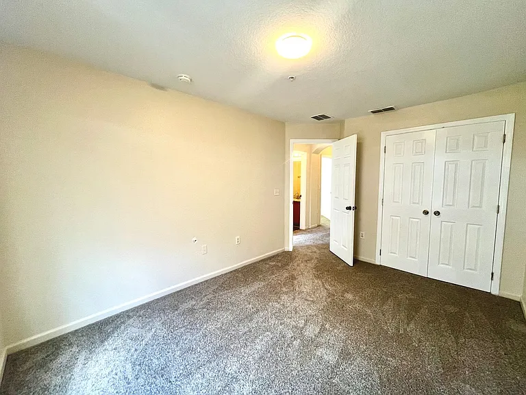 2950 Ashland Ln S — Photo 14