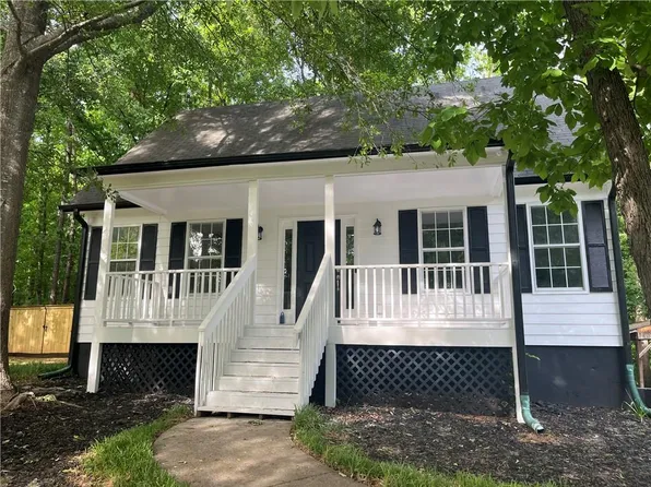 22 Nottingham Dr NW, Cartersville, GA 30121