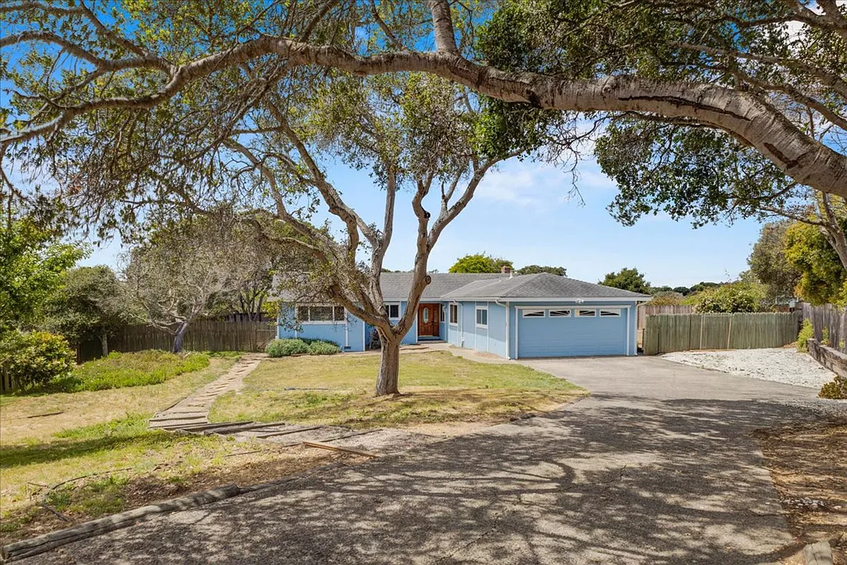 Building Photo - 9520 Tan Oak Way