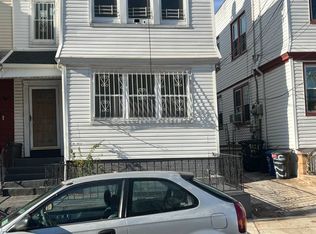 9126 183rd St, Hollis, NY 11423