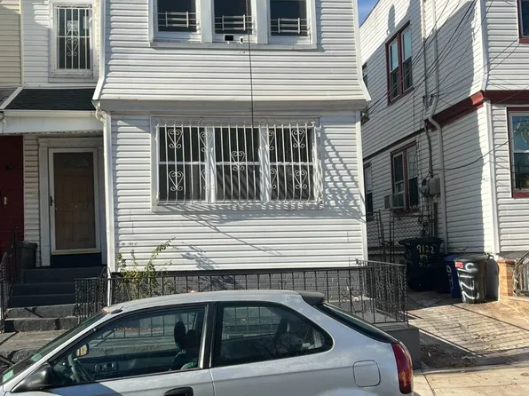 9126 183rd St, Hollis, NY 11423