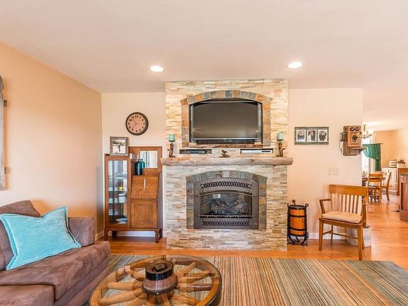 3rd image of 3927 Palisades Park Dr