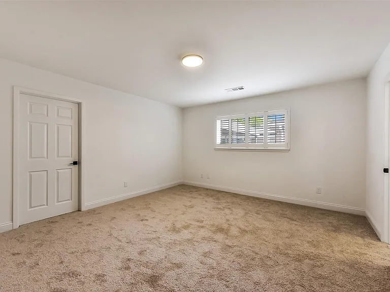 5946 Valkeith Dr — Photo 21
