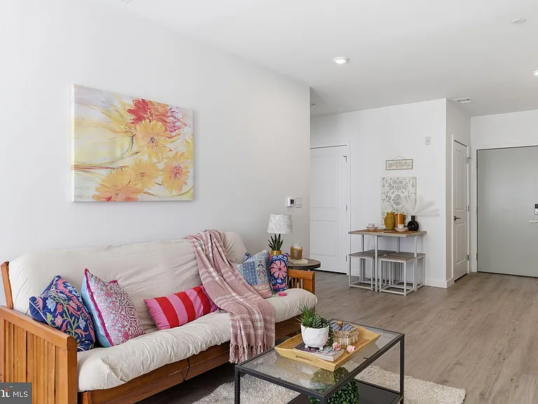 915 N Broad St #301 — Photo 10
