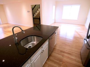 21 Langdon St #2, Cambridge, MA 02138