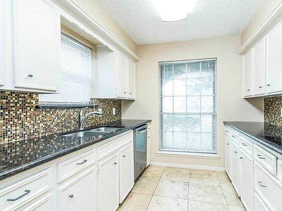 5th image of 10125 Sagerock Dr