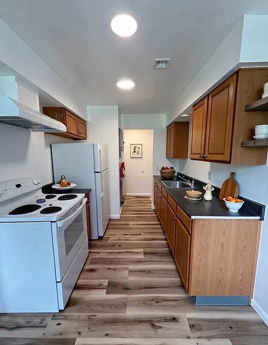 744 Michigan Ave E, Battle Creek, MI 49014 - 01 — Photo 3