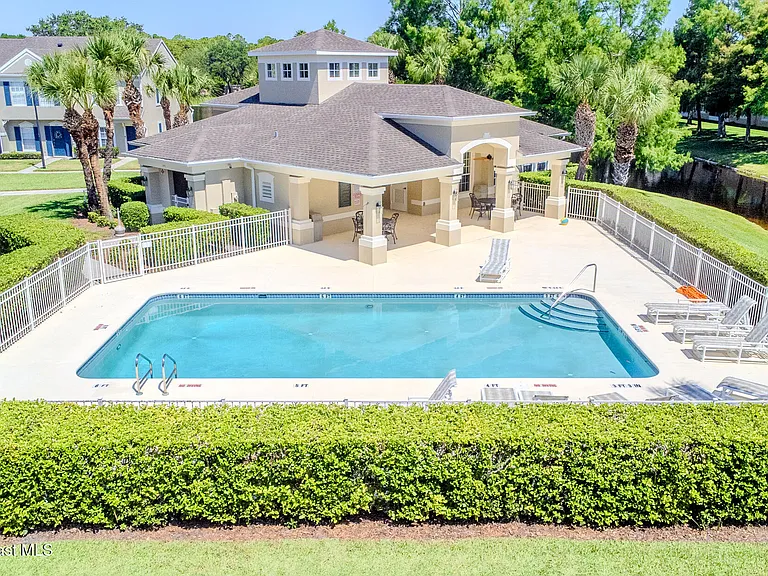 1390 Hampton Park Ln — Photo 21