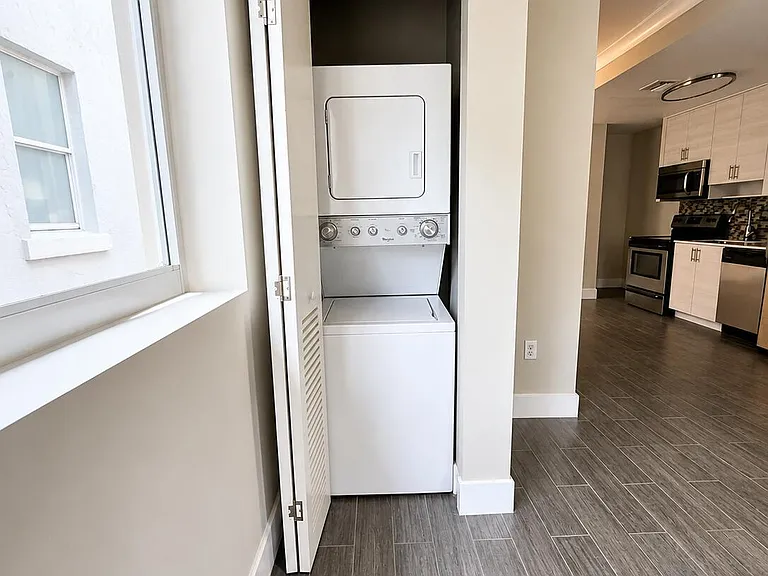 115 Menores Ave #7 — Photo 10