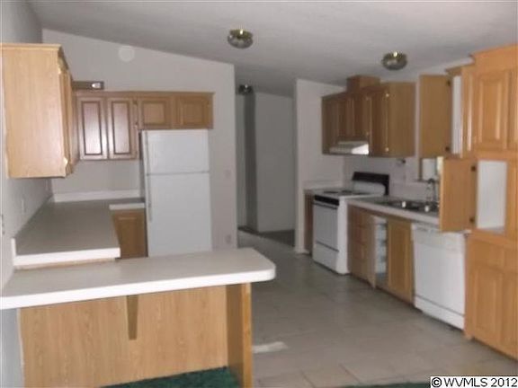 5th image of 620 Hopkins Ave