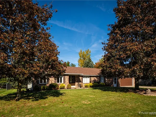 8242 Clarence Ln N, East Amherst, NY 14051