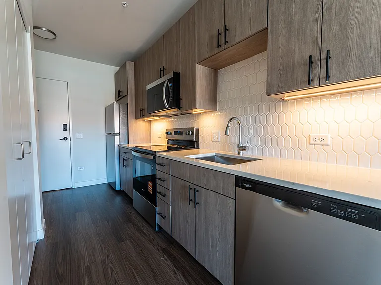 Galewood Residences — Photo 20