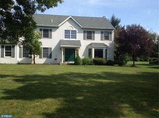 516 Rolling Glen Dr, Horsham, PA 19044