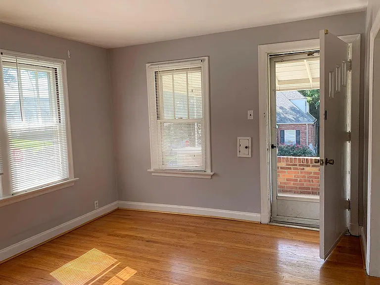 8903 Powell Ave — Photo 20