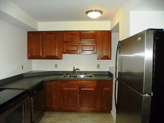 5th image of 1583 Continental Dr