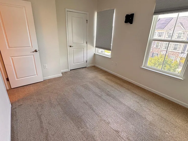 624 Ravenwood Dr — Photo 18