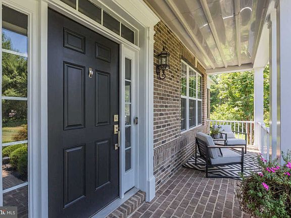 5th image of 22030 Eastcreek Dr