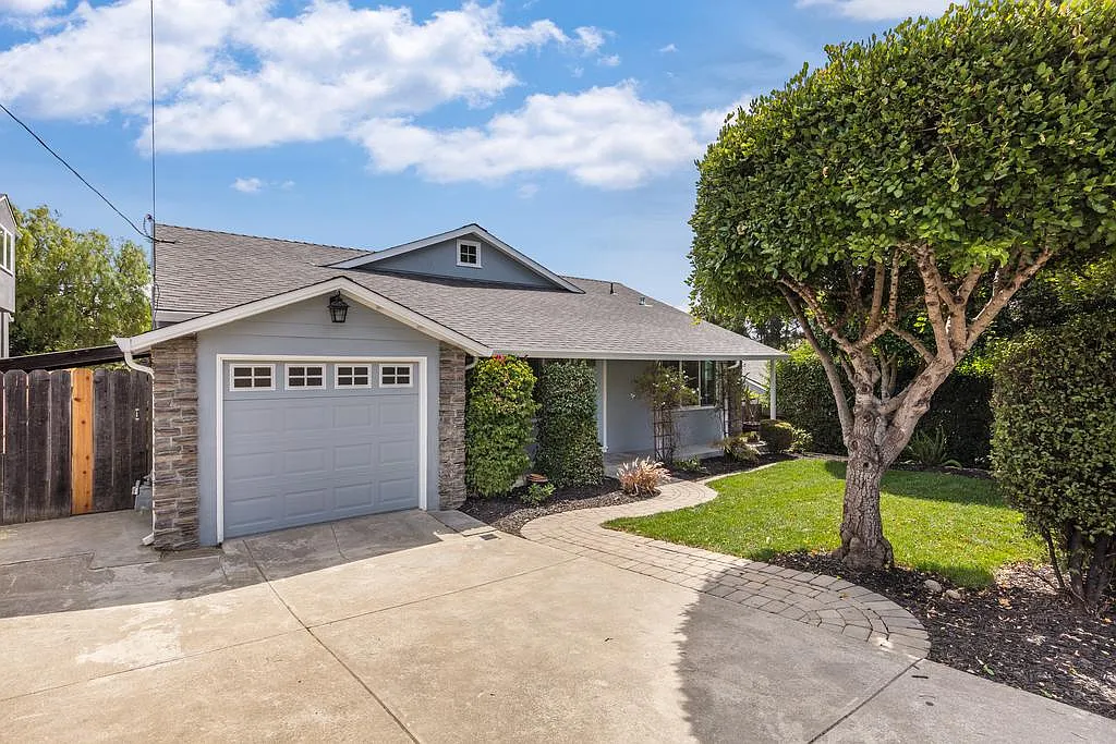 3 bed, 2.5 bath, 1950 sqft, $6,000 — Photo 1