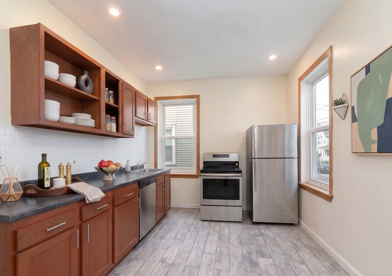 9/1 Spacious 4BR/1BA near Packard's Corner — Photo 2
