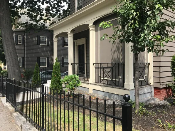 50 William St APT 14, Worcester, MA 01609