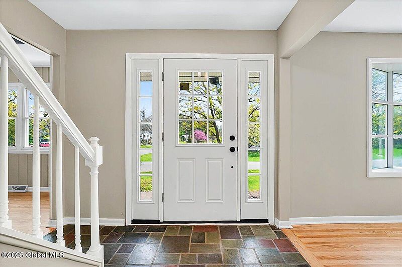 4th image of 124 Maplewood Drive