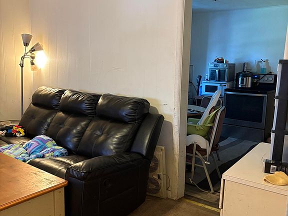 3rd image of 1016 Villa Ct