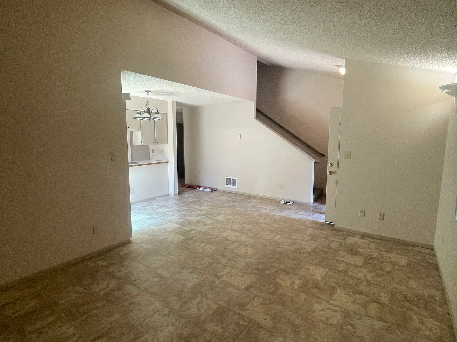 2 bed, 1.5 bath, 1000 sqft, $1,595 — Photo 3