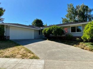 21541 Regnart Rd, Cupertino, CA 95014