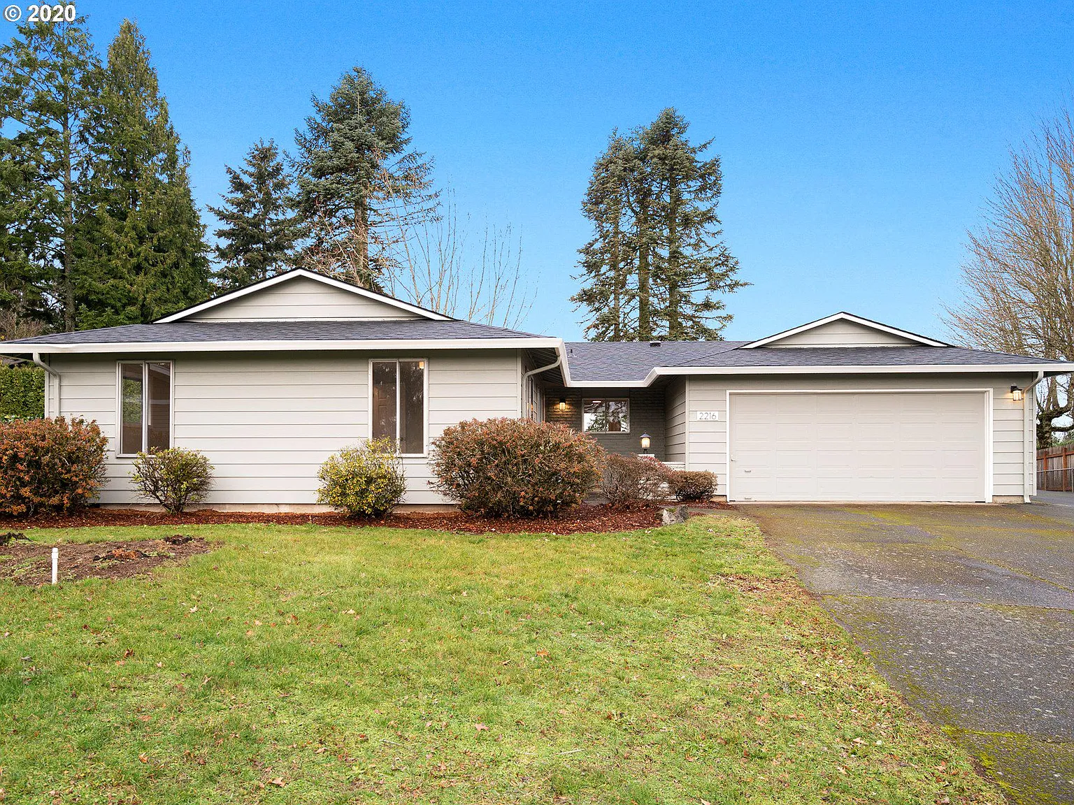 2216 NE 128th Ave photo 1