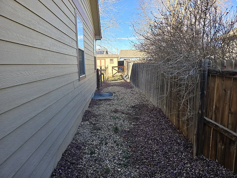 369 Amber Dr — Photo 7