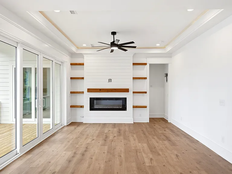 9016 Sedgley Dr — Photo 18