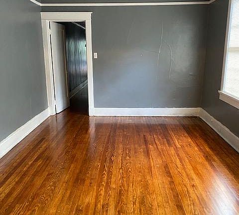 4th image of 6325 S Robertson St